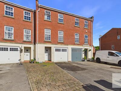 Kenyon Crescent, Bury